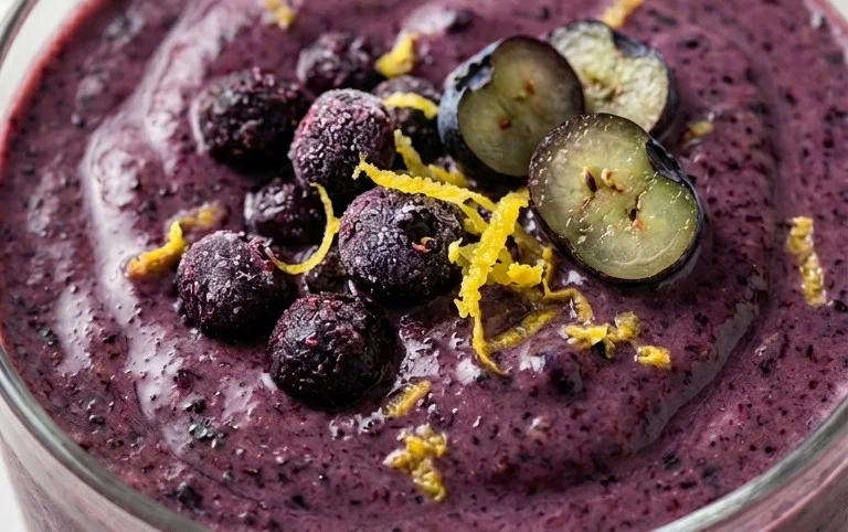 Blueberry Avocado Smoothie With Lemon & Yogurt